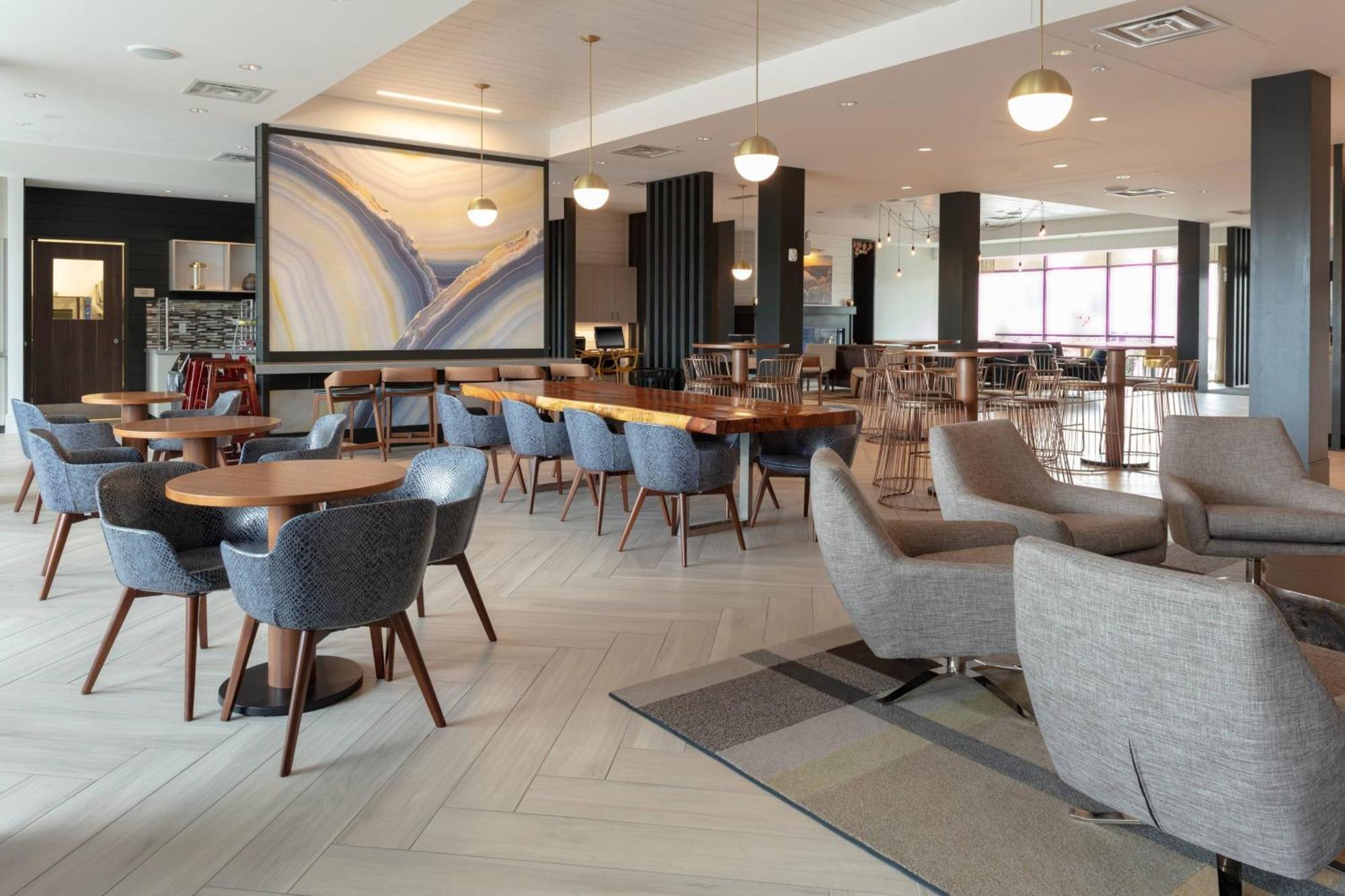 Springhill Suites By Marriott Great Falls Exterior photo