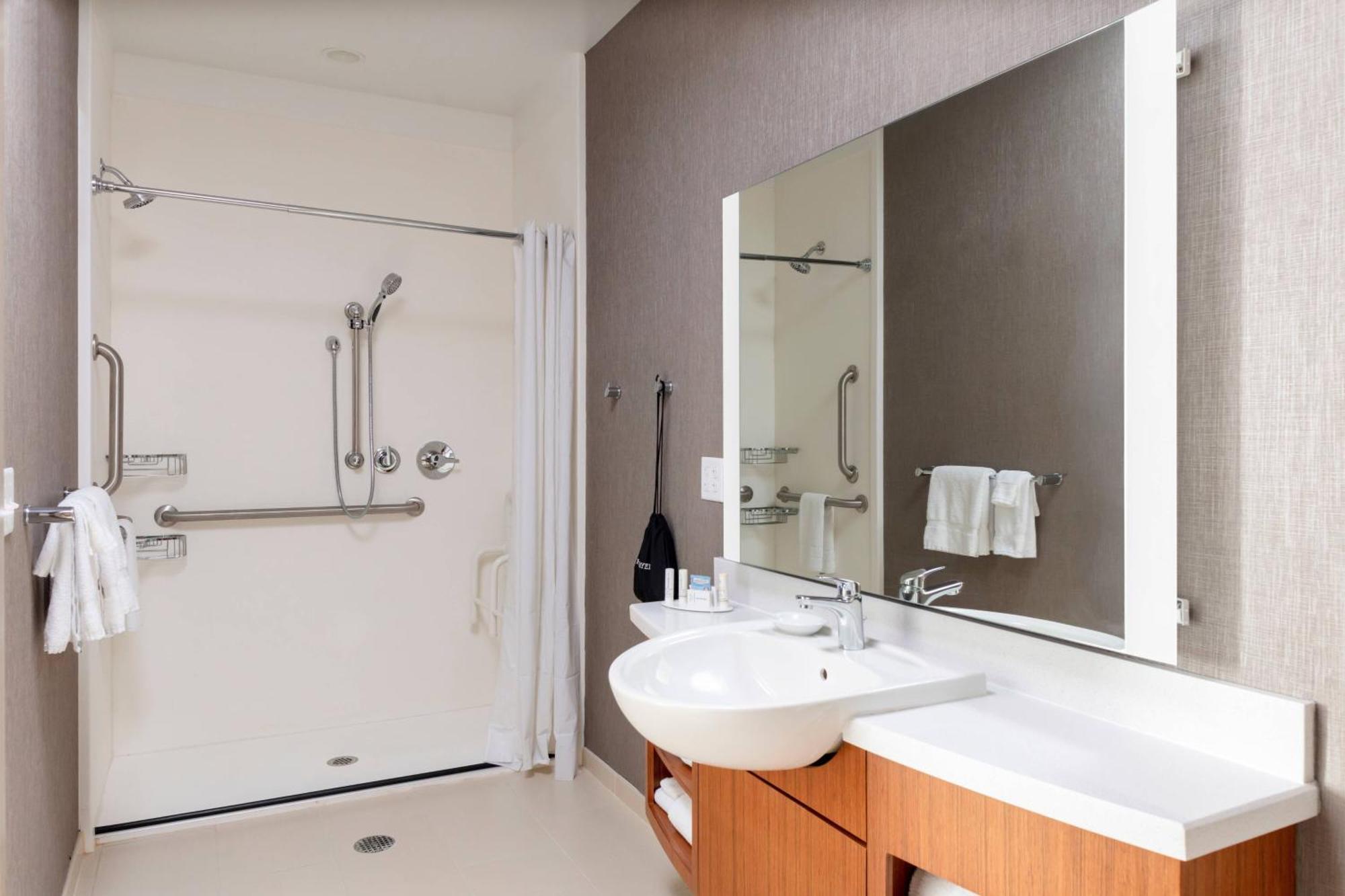 Springhill Suites By Marriott Great Falls Exterior photo